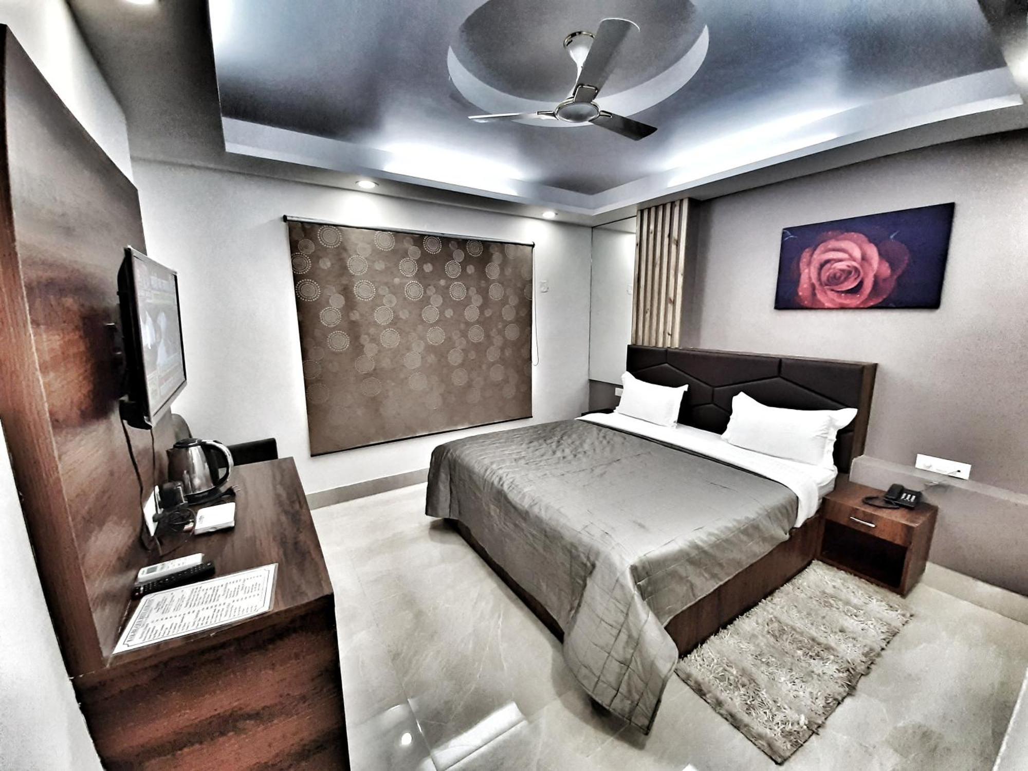 Airport Hotel Delhi Aerocity, 15 Mins Yashobhoomi Neu-Delhi Exterior foto